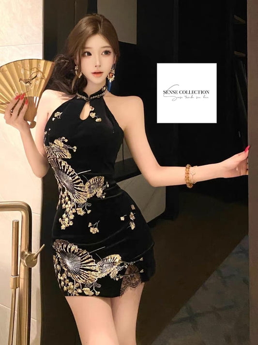 *Pre Order*黑色挂脖露背复古国风亮片刺绣旗袍 SCPO14